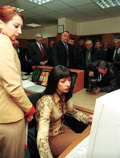 07-11-2002_en.jpg